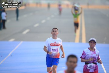 BINH DUONG NEW CITY HALF MARATHON 2024 - Ảnh #1738391