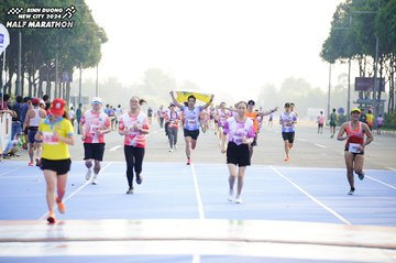 BINH DUONG NEW CITY HALF MARATHON 2024 - Ảnh #1762126