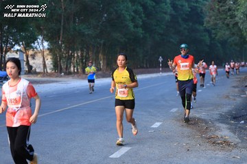 BINH DUONG NEW CITY HALF MARATHON 2024 - Ảnh #1750258