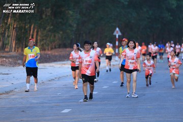 BINH DUONG NEW CITY HALF MARATHON 2024 - Ảnh #1771795