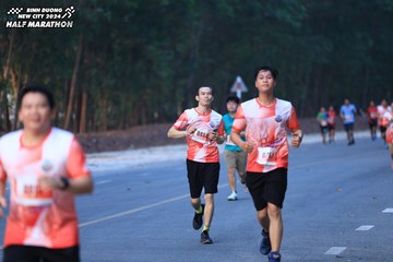BINH DUONG NEW CITY HALF MARATHON 2024 - Ảnh #1750498