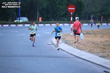 BINH DUONG NEW CITY HALF MARATHON 2024 - Ảnh #1726050