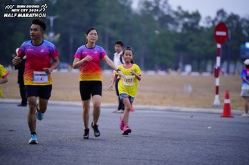 BINH DUONG NEW CITY HALF MARATHON 2024 - Ảnh #1725130