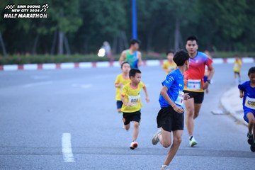 BINH DUONG NEW CITY HALF MARATHON 2024 - Ảnh #1726221