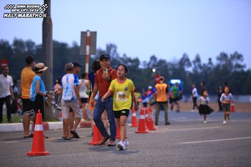 BINH DUONG NEW CITY HALF MARATHON 2024 - Ảnh #1728125