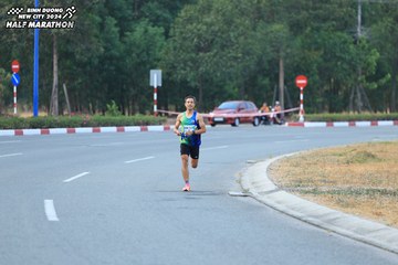 BINH DUONG NEW CITY HALF MARATHON 2024 - Ảnh #1735104