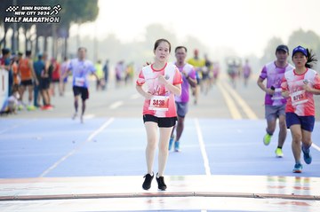 BINH DUONG NEW CITY HALF MARATHON 2024 - Ảnh #1762572