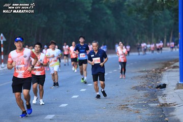 BINH DUONG NEW CITY HALF MARATHON 2024 - Ảnh #1750569