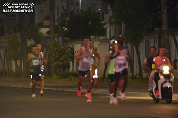 BINH DUONG NEW CITY HALF MARATHON 2024 - Ảnh #1755551