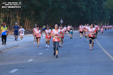 BINH DUONG NEW CITY HALF MARATHON 2024 - Ảnh #1772525