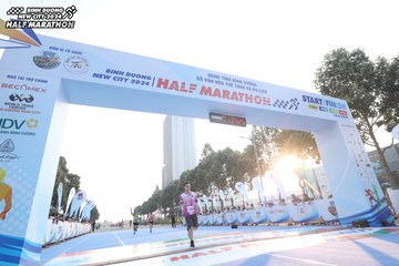 BINH DUONG NEW CITY HALF MARATHON 2024 - Ảnh #1819875
