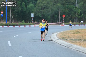 BINH DUONG NEW CITY HALF MARATHON 2024 - Ảnh #1734941