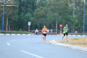 BINH DUONG NEW CITY HALF MARATHON 2024 - Ảnh #1735545