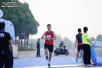 BINH DUONG NEW CITY HALF MARATHON 2024 - Ảnh #1770975