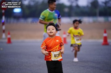 BINH DUONG NEW CITY HALF MARATHON 2024 - Ảnh #1725756