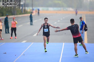 BINH DUONG NEW CITY HALF MARATHON 2024 - Ảnh #1738909
