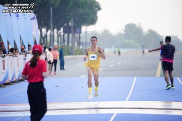BINH DUONG NEW CITY HALF MARATHON 2024 - Ảnh #1772355