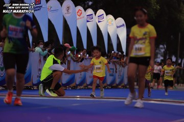 BINH DUONG NEW CITY HALF MARATHON 2024 - Ảnh #1729231