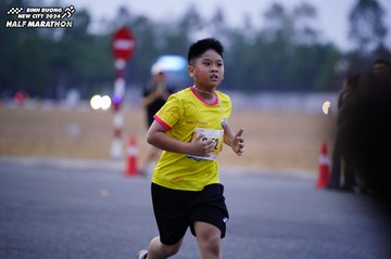 BINH DUONG NEW CITY HALF MARATHON 2024 - Ảnh #1725123