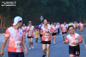 BINH DUONG NEW CITY HALF MARATHON 2024 - Ảnh #1772057