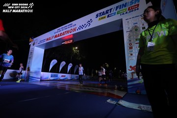 BINH DUONG NEW CITY HALF MARATHON 2024 - Ảnh #1737682
