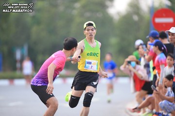BINH DUONG NEW CITY HALF MARATHON 2024 - Ảnh #1736811
