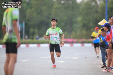 BINH DUONG NEW CITY HALF MARATHON 2024 - Ảnh #1736945