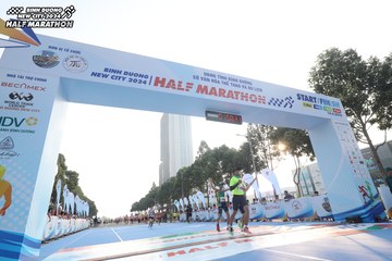 BINH DUONG NEW CITY HALF MARATHON 2024 - Ảnh #1821117