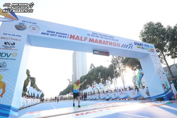 BINH DUONG NEW CITY HALF MARATHON 2024 - Ảnh #1820742