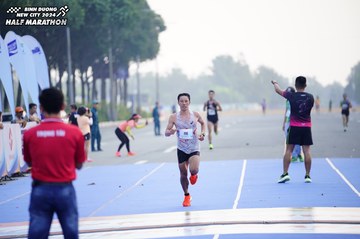 BINH DUONG NEW CITY HALF MARATHON 2024 - Ảnh #1772778