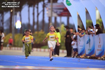 BINH DUONG NEW CITY HALF MARATHON 2024 - Ảnh #1724250