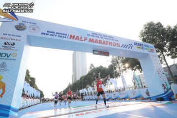 BINH DUONG NEW CITY HALF MARATHON 2024 - Ảnh #1821351