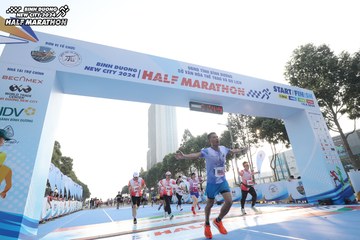 BINH DUONG NEW CITY HALF MARATHON 2024 - Ảnh #1821471