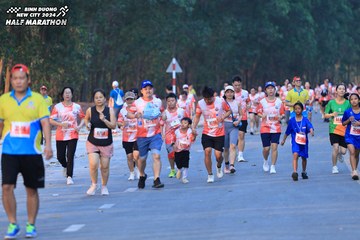 BINH DUONG NEW CITY HALF MARATHON 2024 - Ảnh #1772329