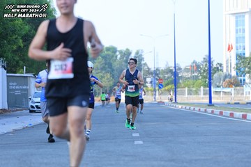 BINH DUONG NEW CITY HALF MARATHON 2024 - Ảnh #1766683