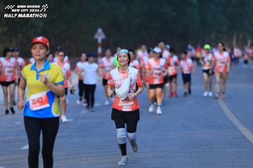 BINH DUONG NEW CITY HALF MARATHON 2024 - Ảnh #1772129