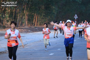 BINH DUONG NEW CITY HALF MARATHON 2024 - Ảnh #1772111