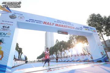 BINH DUONG NEW CITY HALF MARATHON 2024 - Ảnh #1819628