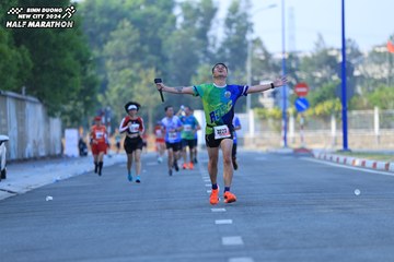BINH DUONG NEW CITY HALF MARATHON 2024 - Ảnh #1764370