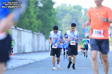 BINH DUONG NEW CITY HALF MARATHON 2024 - Ảnh #1768114