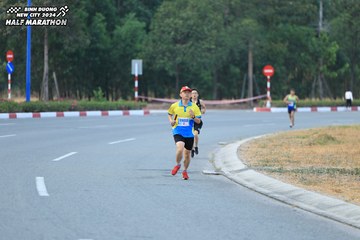 BINH DUONG NEW CITY HALF MARATHON 2024 - Ảnh #1734948