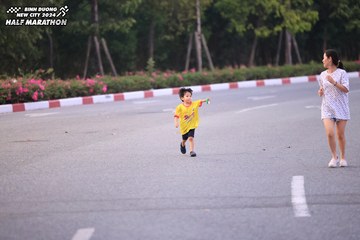 BINH DUONG NEW CITY HALF MARATHON 2024 - Ảnh #1727247