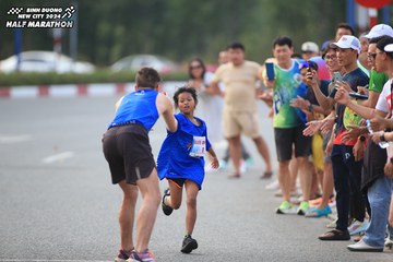 BINH DUONG NEW CITY HALF MARATHON 2024 - Ảnh #1736231