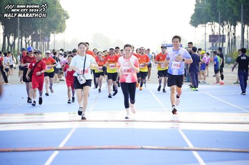 BINH DUONG NEW CITY HALF MARATHON 2024 - Ảnh #1758881