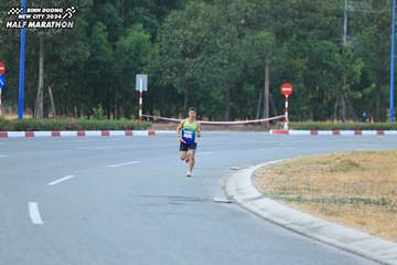 BINH DUONG NEW CITY HALF MARATHON 2024 - Ảnh #1734974