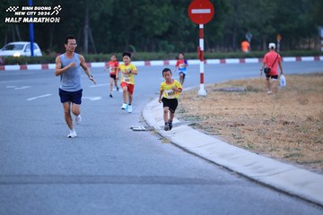 BINH DUONG NEW CITY HALF MARATHON 2024 - Ảnh #1726092