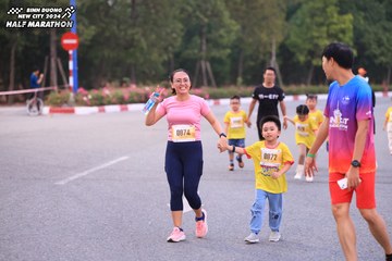 BINH DUONG NEW CITY HALF MARATHON 2024 - Ảnh #1727173
