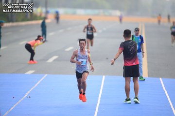 BINH DUONG NEW CITY HALF MARATHON 2024 - Ảnh #1738894