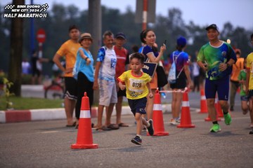 BINH DUONG NEW CITY HALF MARATHON 2024 - Ảnh #1728083
