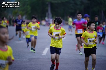 BINH DUONG NEW CITY HALF MARATHON 2024 - Ảnh #1724598